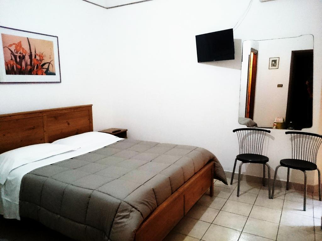 Vatican Rooms Guest House โรม ภายนอก รูปภาพ